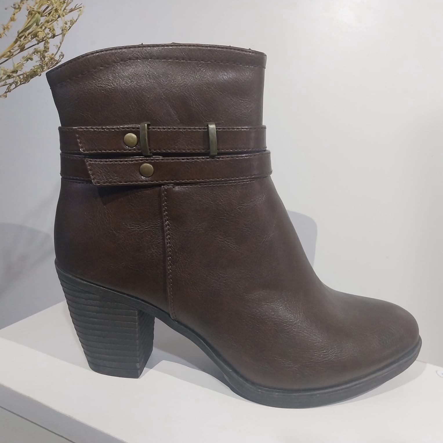 Botin De Taco Dama Color Café Marca New Walk talla 38