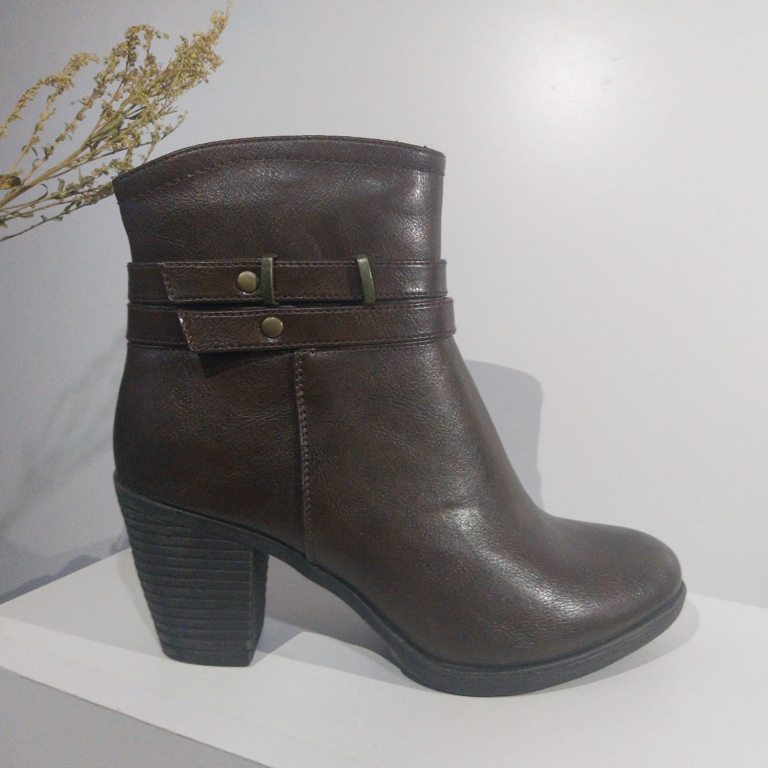 Botin De Taco Dama Color Café Marca New Walk talla 38