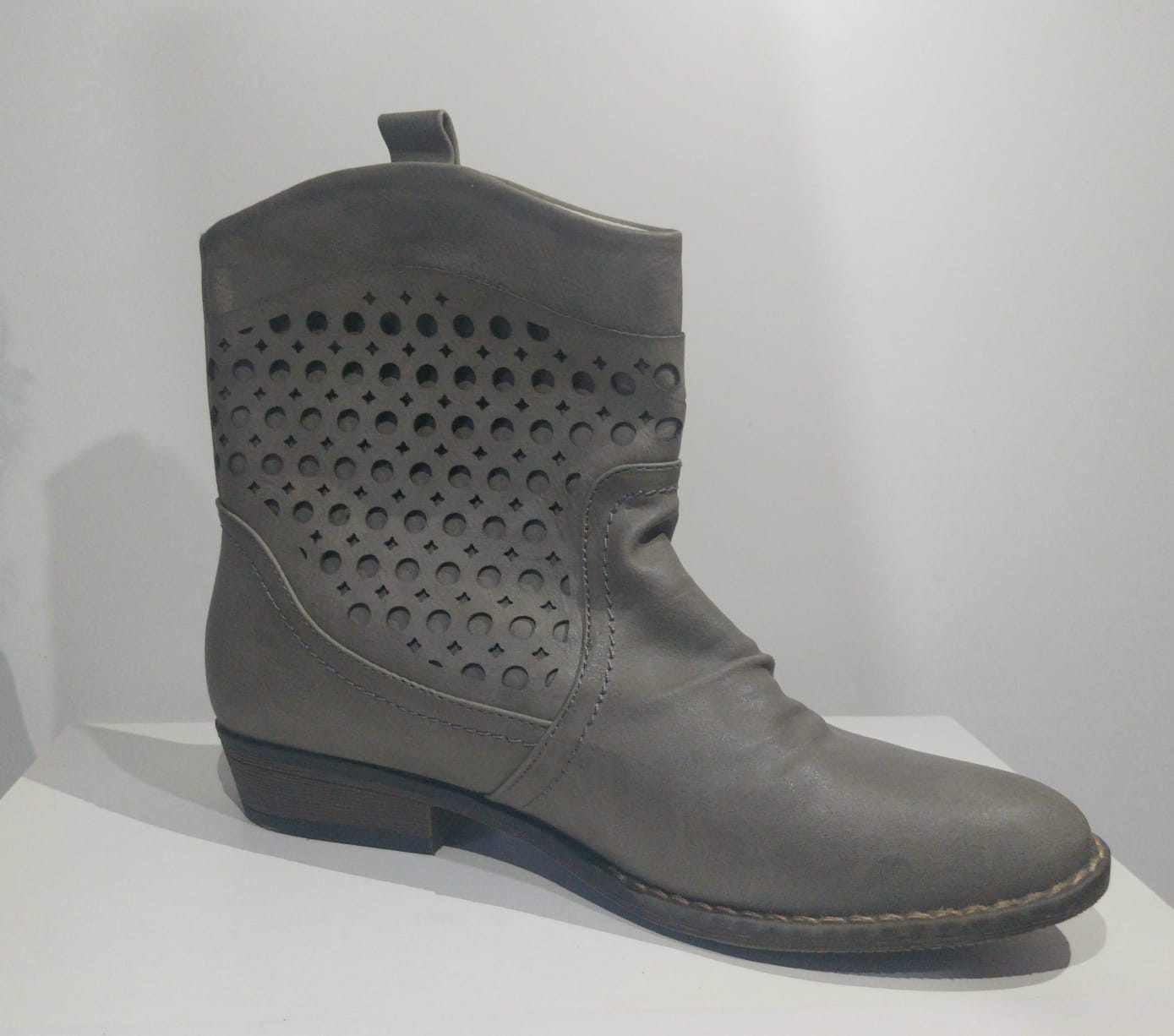 Botin Dama New Walk Vaquero color Black y Grey